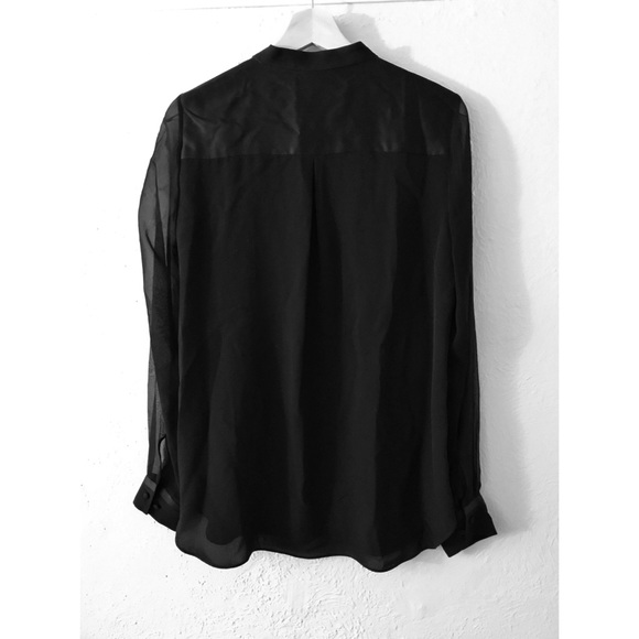 ✨Sold✨Elie Tahari Pleated Button-Down Silk Blouse - Picture 5 of 7